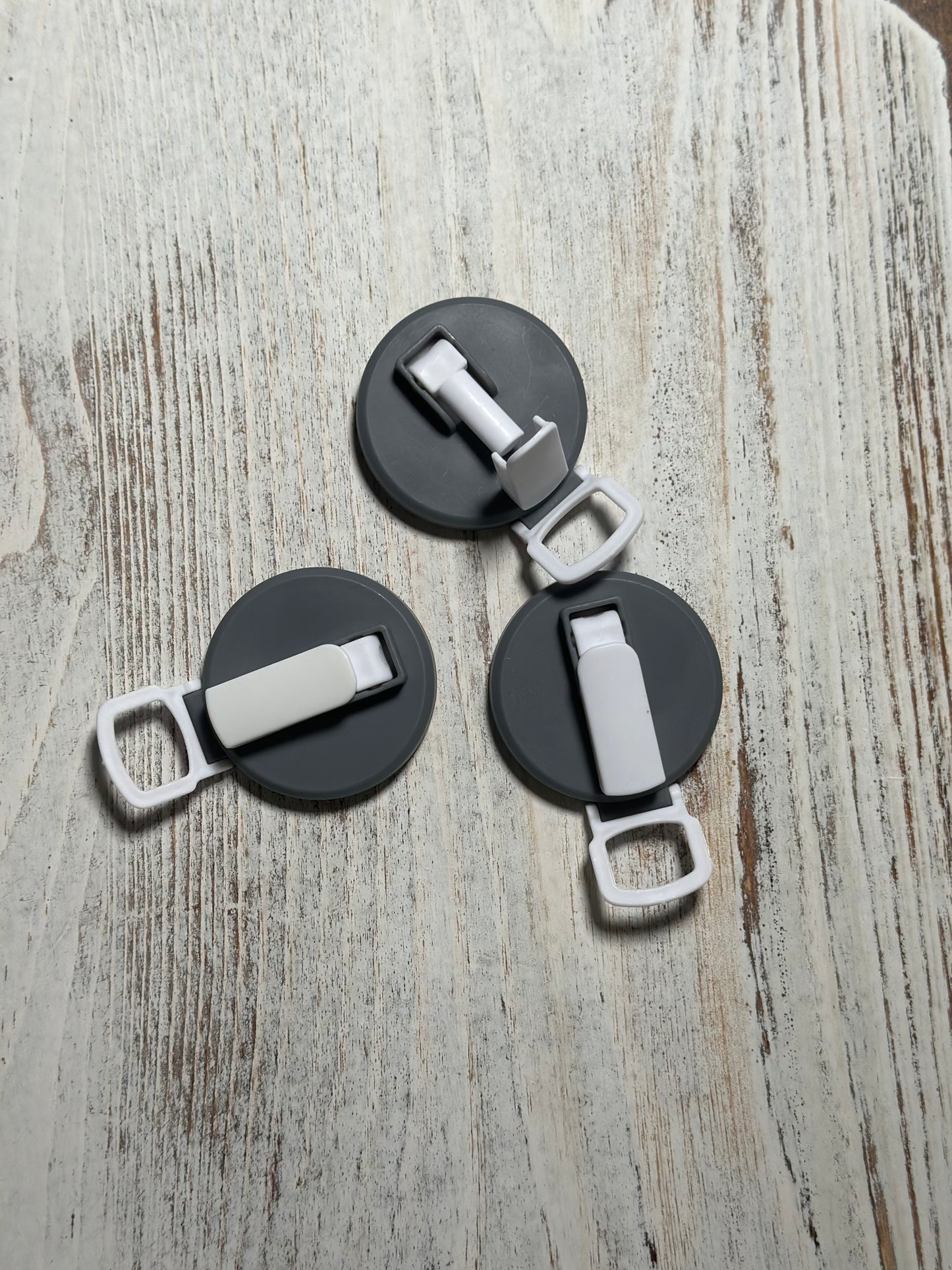 New Soda Can Lid - White & Gray