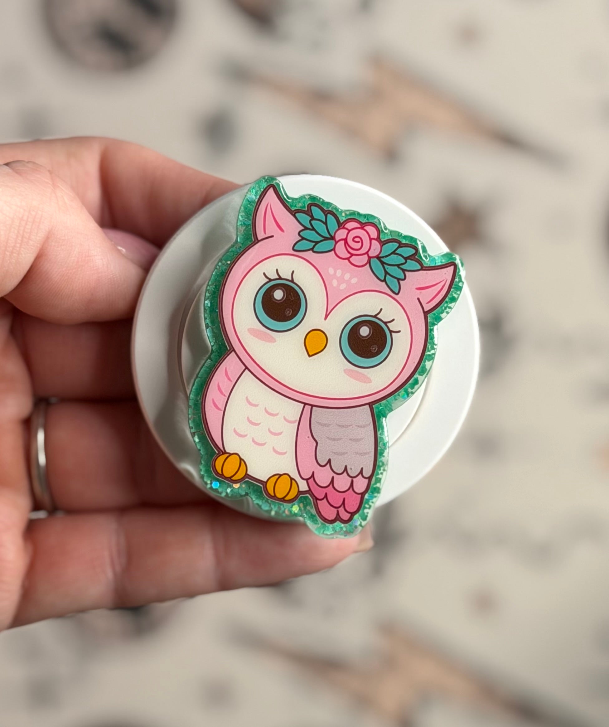 Cutesy Owl Mag Safe Pop Socket