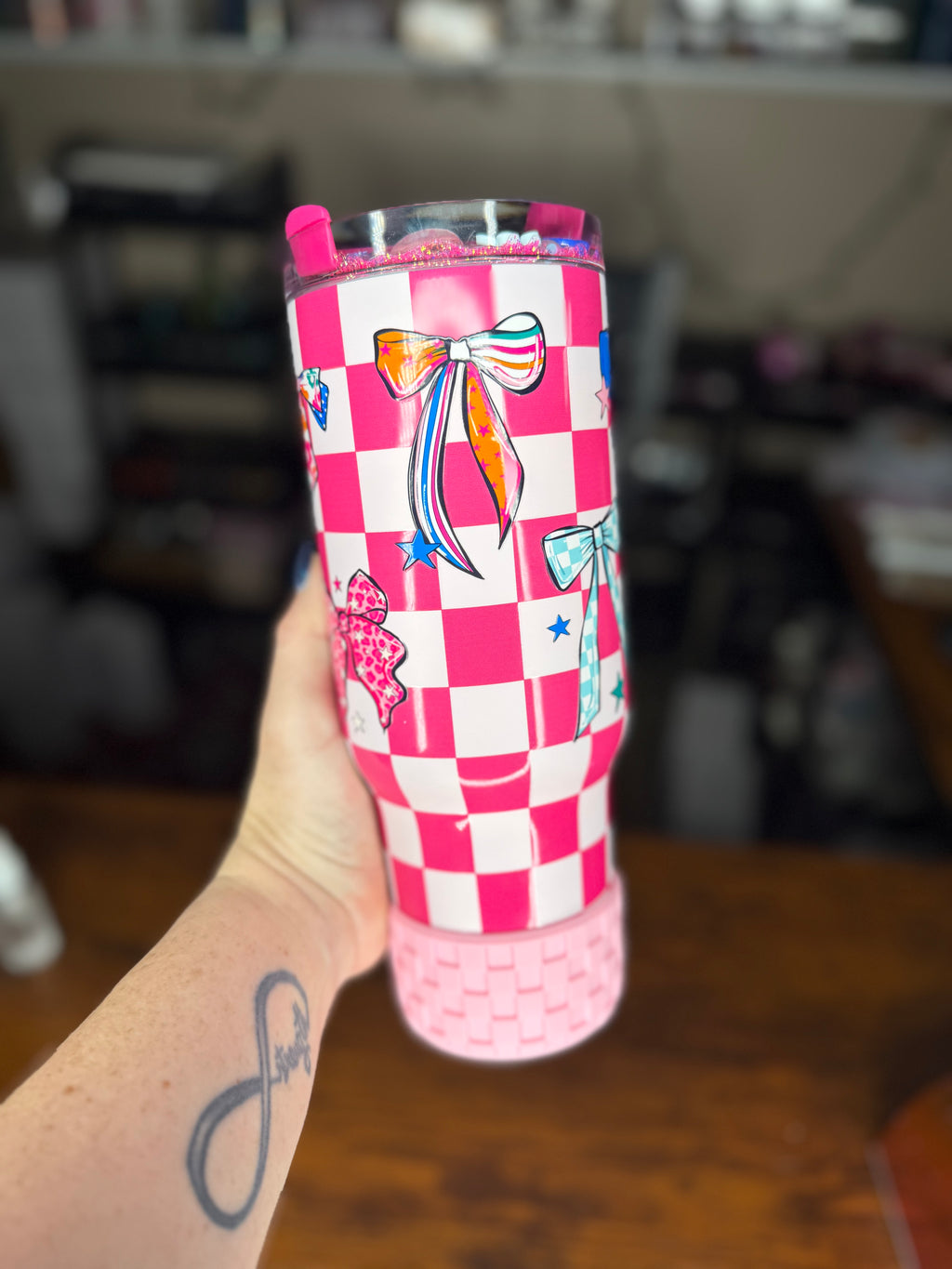 Colorful Bows On Pink Checkered 40oz Tumbler
